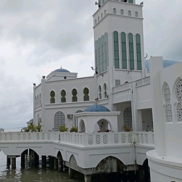 Must Visit The Floating Mosque in Penang