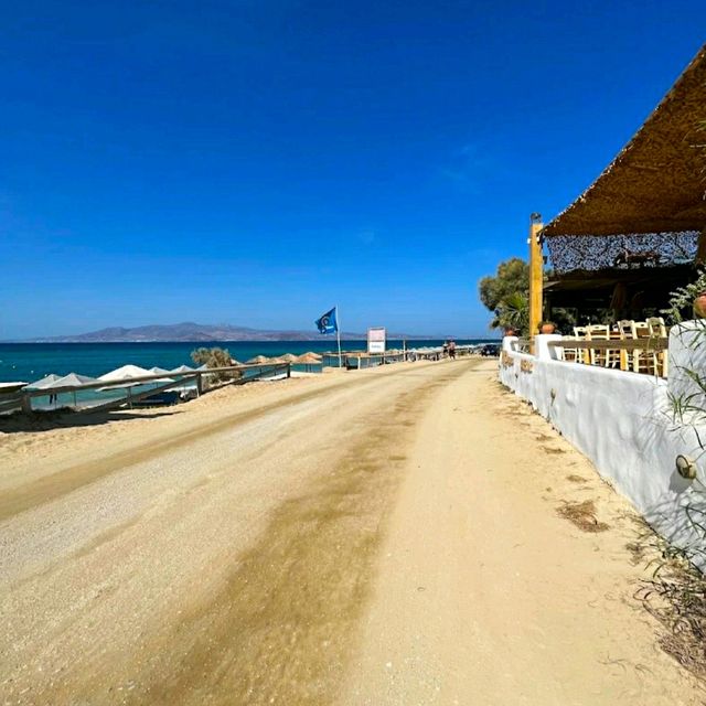 THE BEAUTIFUL PLAKA BEACH IN NAXOS!