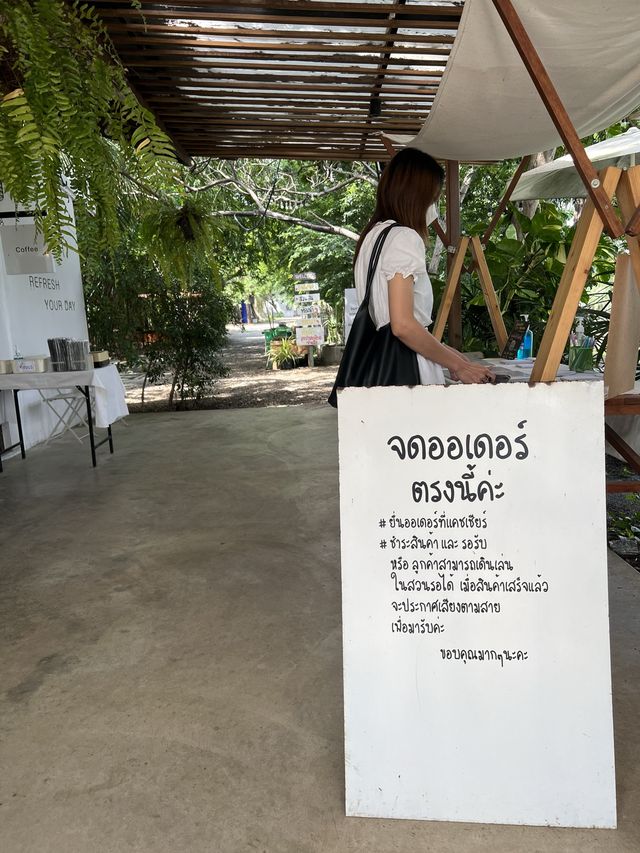 Coco&coff คาเฟ่ร่มรื่น กลางสวนมะพร้าว