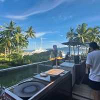 BREAKFAST BY THE POOL AND SEA