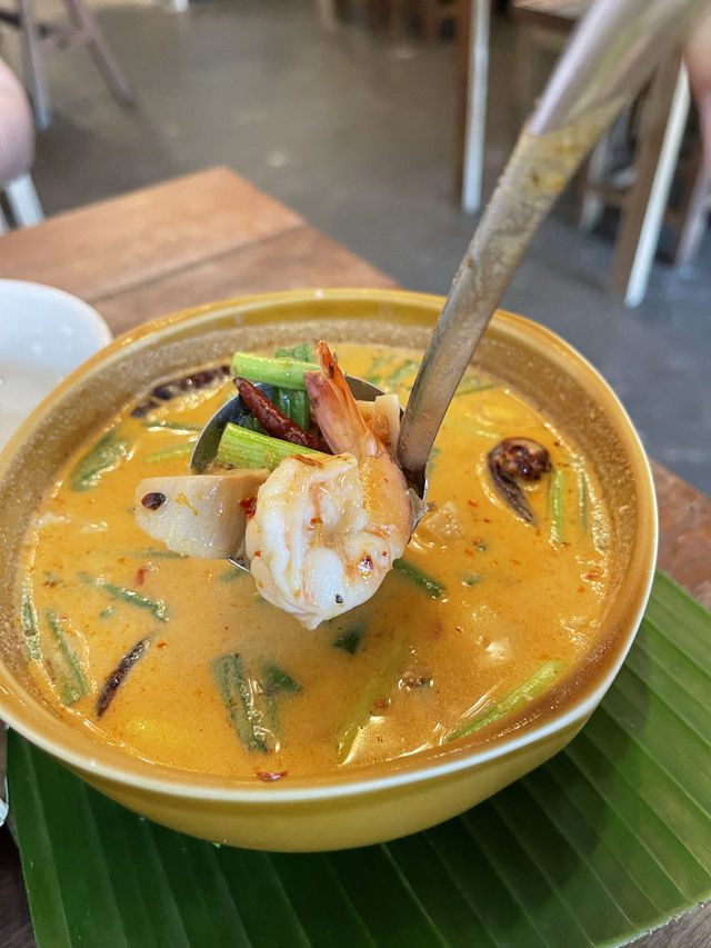 📍 Madam Somtum ตึกมหาทุน พลาซ่า