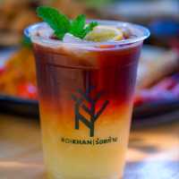 คาเฟ่มินิมอล มีน้องปลาคาร์ป