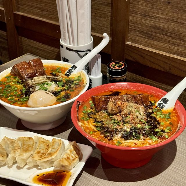 東京過江龍人氣辣麻拉麵. 🍜🐉🔥