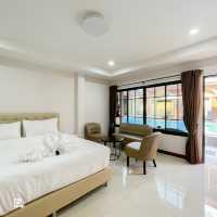 Cottage Pine Rayong Resort & Café 