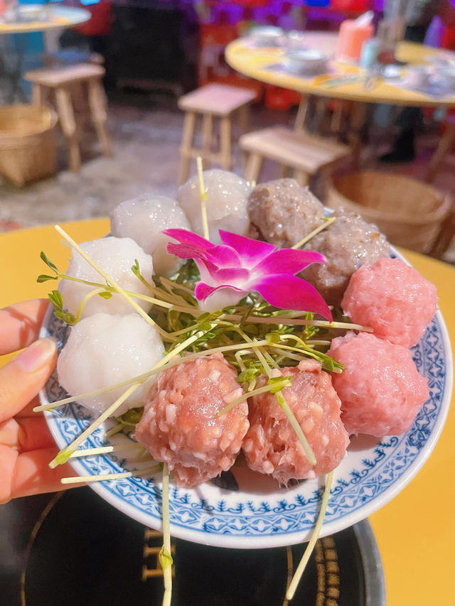 香港人情味🇭🇰 懷舊香港主題火鍋店🤩