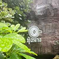 ยุ้งฉางคาเฟ่ คาเฟ่ทุ่งดอกปอเทืองกลางเมืองจันทบุรี