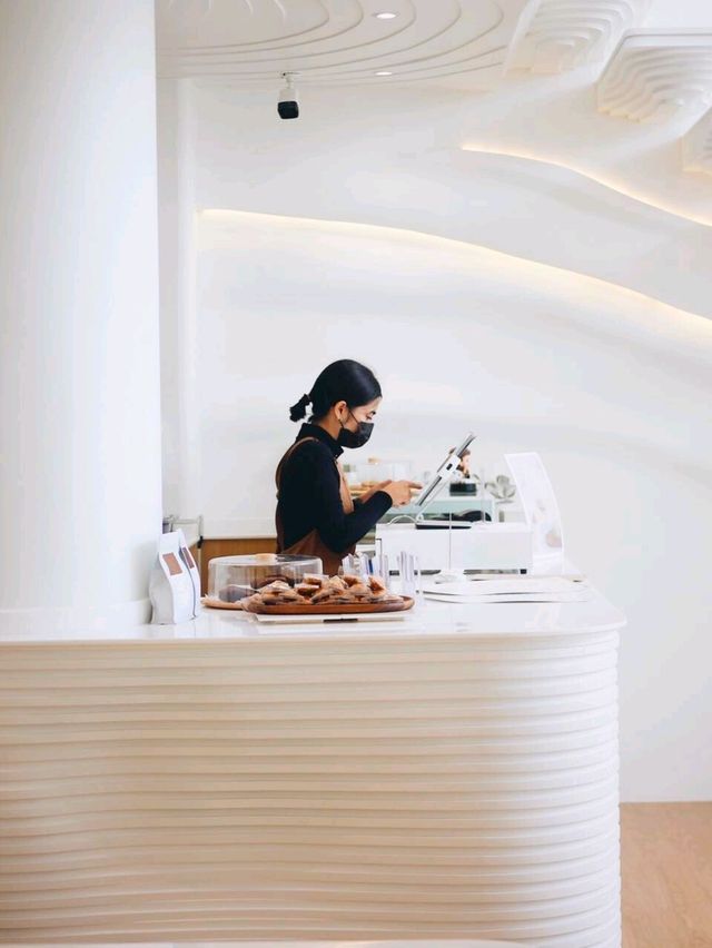 🫖 Flat+White Cafe คาเฟ่สุดฮิตย่านทองหล่อ
