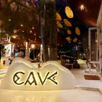 ชิลยามเย็นที่ Cave Beach Club พัทยา