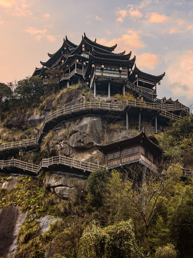 หุบเขาเทวดา สถานที่ท่องเที่ยวระดับ 4A อายุ 2,000ปี