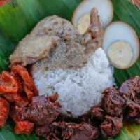 WARUNK BASTIAN | WITH A SEMI INDOOR AND OUTDOOR CONCEPT WITH A VIEW OF THE RICE FIELDS