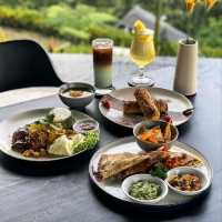 THE UPPER CLIFT | THE LARGEST CAFE IN SENTUL WITH MOUNTAIN VIEWS