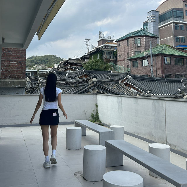 계동길 카페거리 중 델픽에서 현대적인 감각을 느껴보세요!!