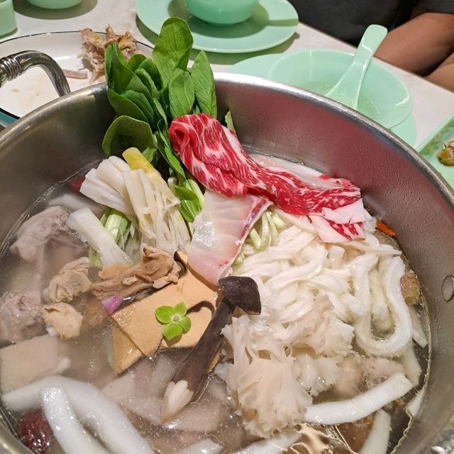 滋味椰子雞火鍋