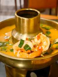 Flavourful Thai Food in the Basement, Hub Nam Thong