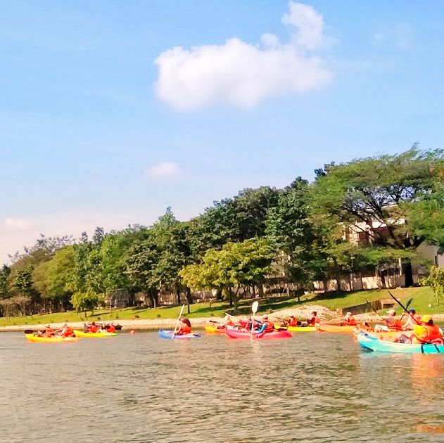 🇲🇾 Glide Across Calm Waters: Kayaking Adventures at Kelab Tasik Putrajaya 🇲🇾 Glide Across Calm Waters: Kayaking Adventures at Kelab Tasik Putrajaya