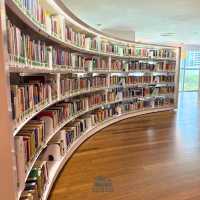 🤗 Library @ Orchard