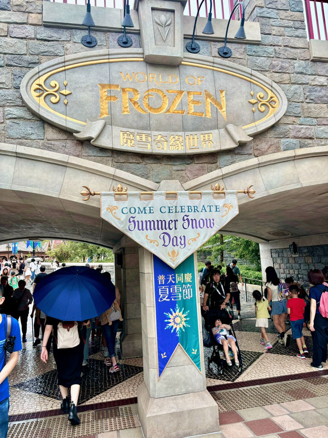 【香港迪士尼樂園】全球首個及最大型《魔雪奇緣》主題園區