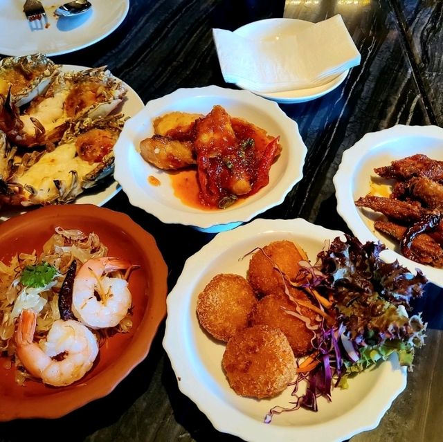 กุ้งแม่น้ำเผาจากอยุธยา บรรยากาศโรงแรม 5 ดาว 