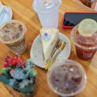 ใกล้บ้าน • In The Garden ~ คาเฟ่ในสวน