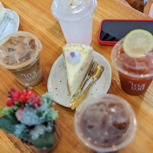 ใกล้บ้าน • In The Garden ~ คาเฟ่ในสวน