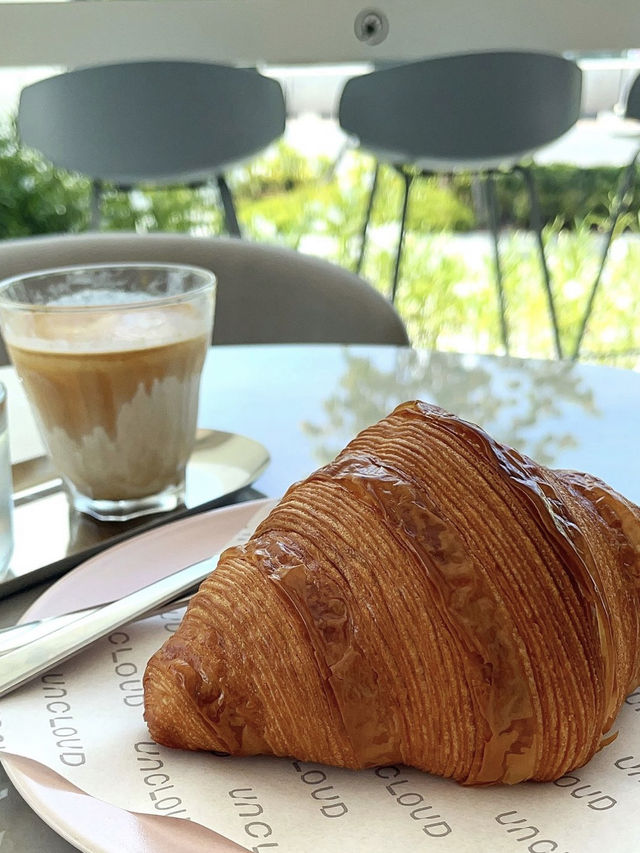 📍UNCLOUD COFFEE คาเฟ่แสงเหนือในบางแสน