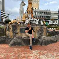 Kuching Adventures: Riverfront Strolls and Seafood Delights!