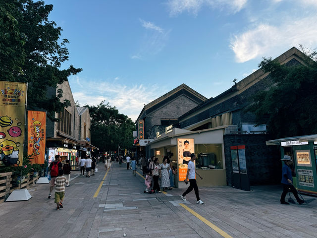 深圳歡樂海岸·商場與湖邊走走