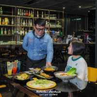 ร้านแฮงค์เอ้าท์ มาได้ทั้งครอบครัว
