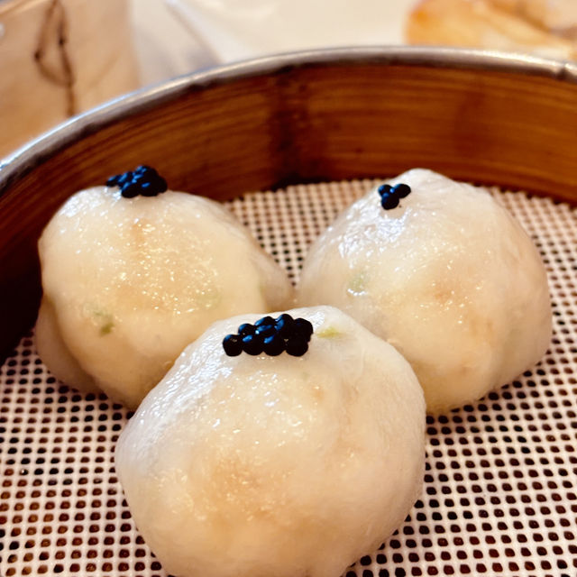 "Exquisite Dim Sum at Lai Po Heen, Mandarin Oriental"