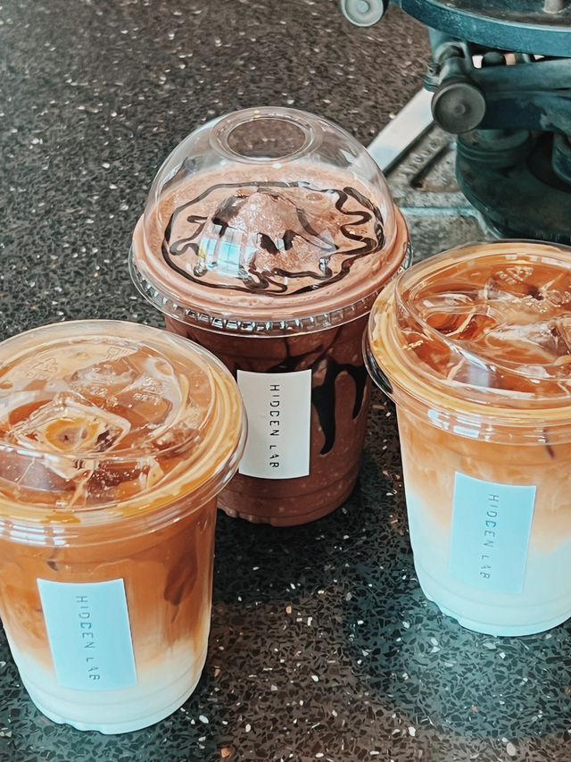✨ Hidden Lab - คาเฟ่ริมทะเลที่ซ่อนตัวอยู่ในบางแสน