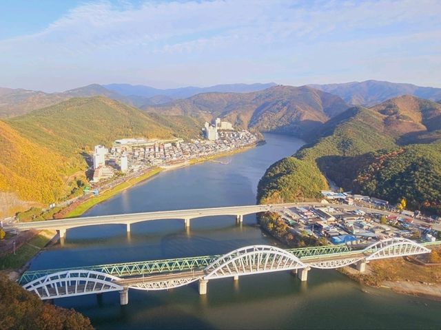Take a glimpse of the serene beauty at Mancheonha Skywalk