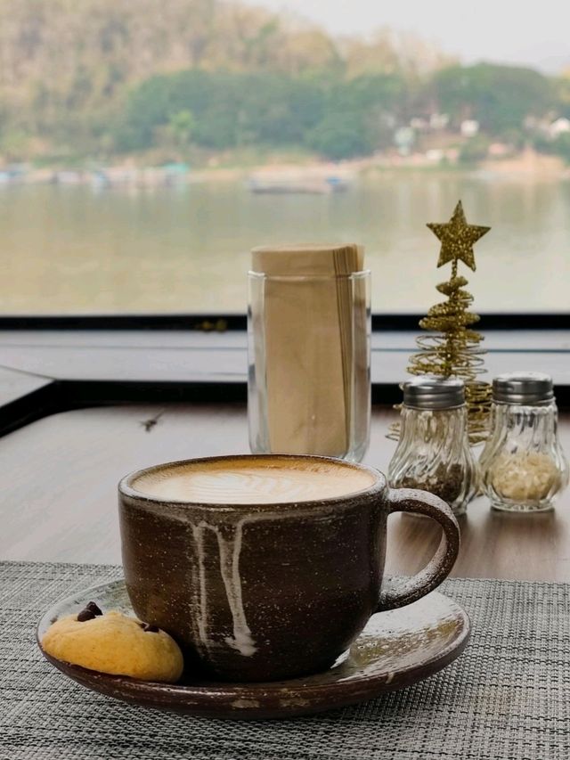 T56 Cafe & Bar คาเฟ่หลวงพระบาง เที่ยวลาว
