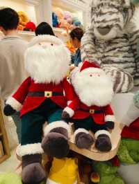Festive Vibes and Holiday Finds at 1 Utama