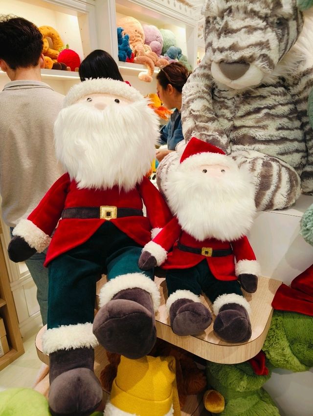 Festive Vibes and Holiday Finds at 1 Utama