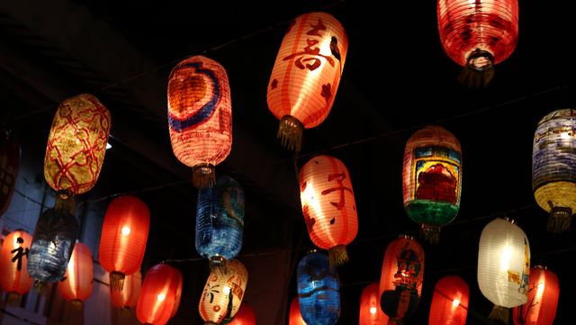 Shopping and exploring Shennong Street in Tainan