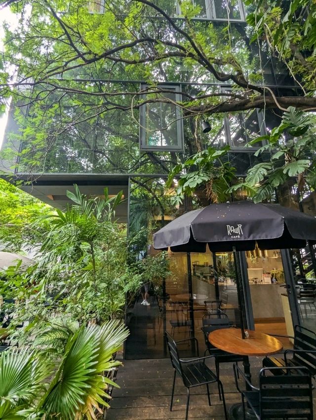RAWR Cafe 曼谷森林系咖啡廳，彷如走入森林小屋