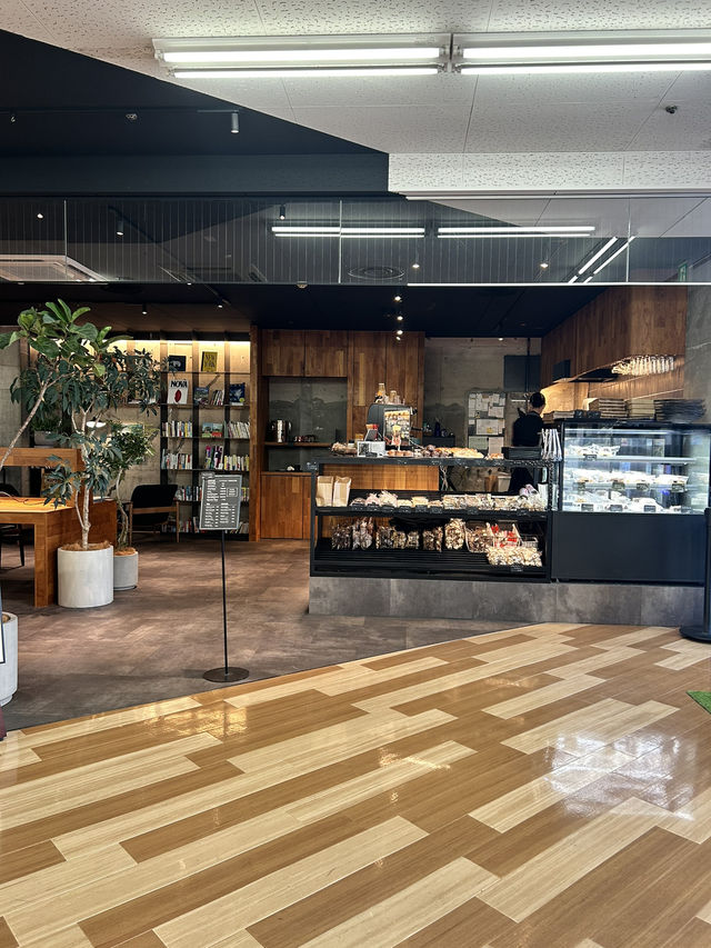 【和歌山】本とパンとコーヒーが同時に楽しめる贅沢カフェ☕️✨