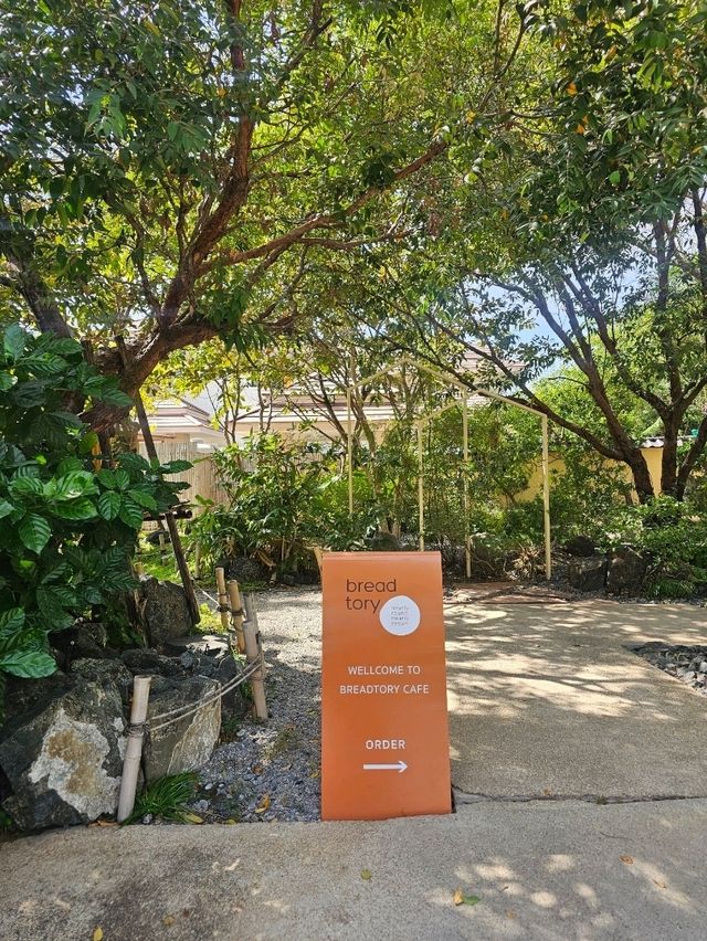 Breadtory Cafe : BKK