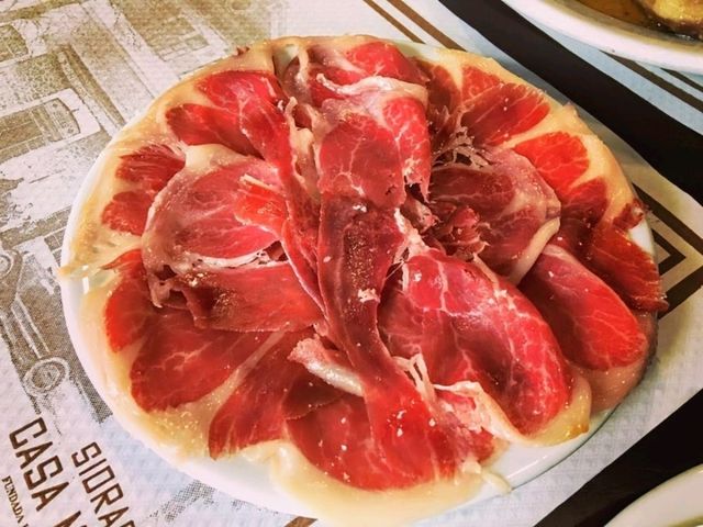 Casa Mingo 一口烤雞、一口蘋果酒，馬德里特色餐酒館