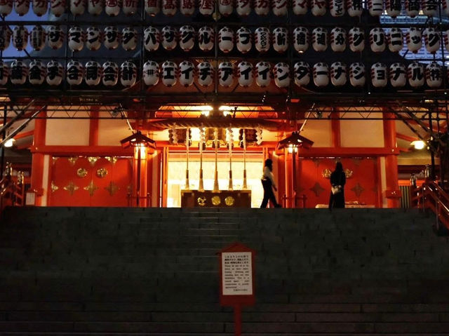 ศาลเจ้าฮานะโซโนะ (Hanazono Shrine) โตเกียว