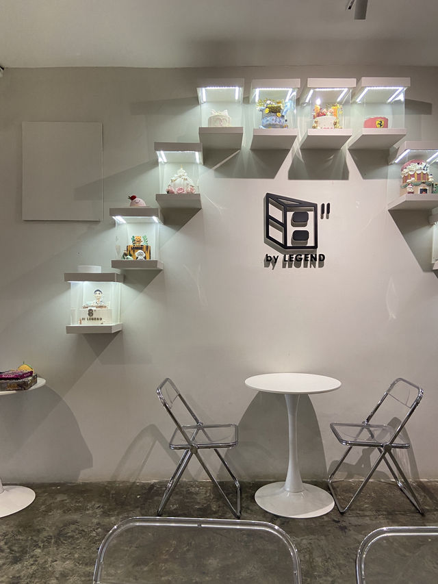 8 Inch by Legend: A Must-Try Bakery for Cake Lovers