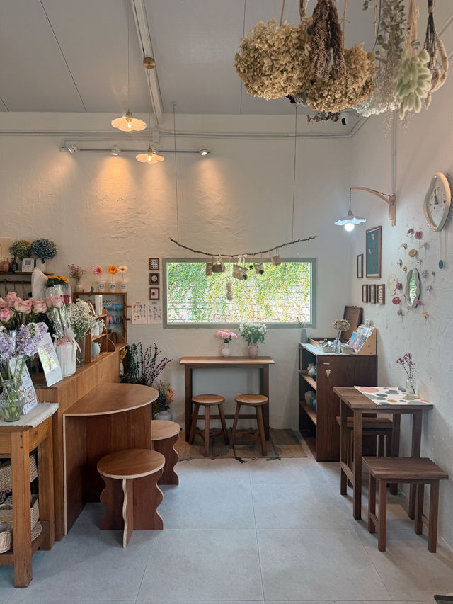 ร้านดอกไม้และคาเฟ่ย่านเมืองชลบุรี