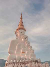 “วัดพระธาตุผาซ่อนแก้ว: อัญมณีแห่งขุนเขา ที่สายบุญต้