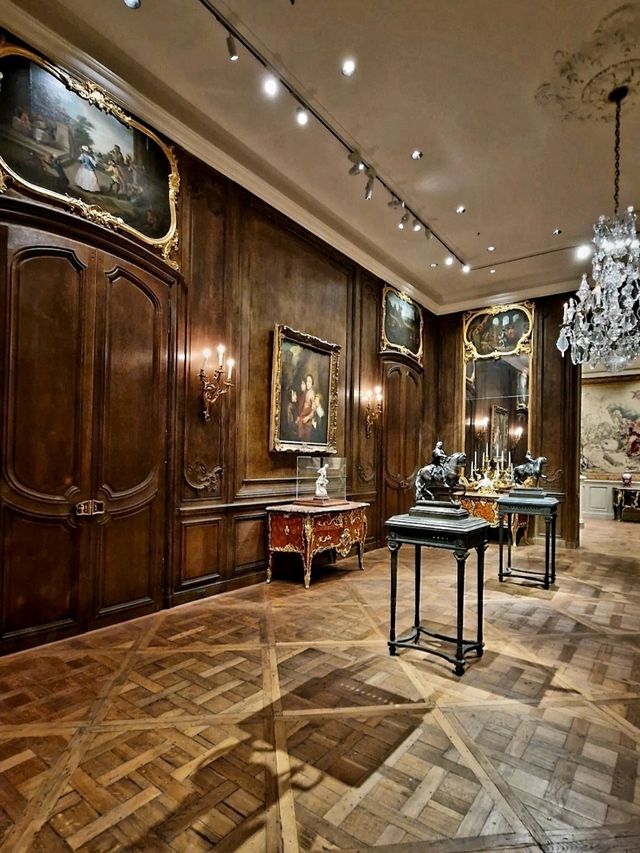 NATIONAL GALLERY OF ART.