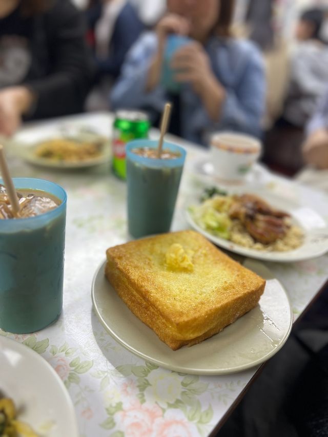 Lan Fong Yuen — A World Famous Bowl of Brothless Chicken Ramen 