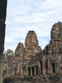 🇰🇭 Bayon: The Temple of Mysterious Stone Faces 🏛 