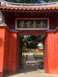 走訪百年歷史的古都🏛️