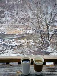 눈의 나라가 아니라 경남 월성계곡입니다❄️
