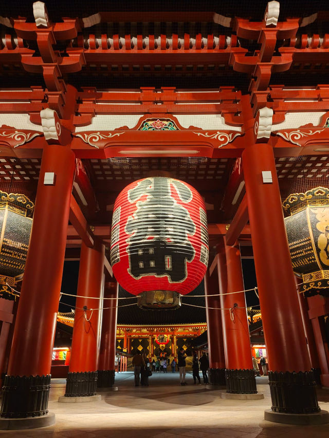 From Cherry Blossoms to Lantern Glow: Sensō-ji’s Changing Beauty