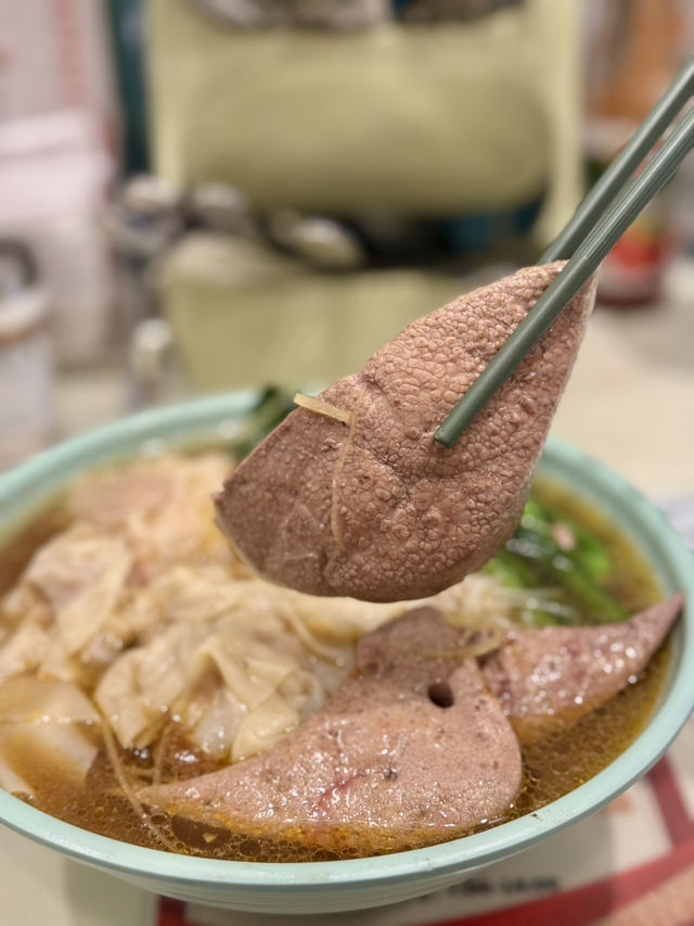 價錢親民貼地 店員服務一流 @傑星冰廳